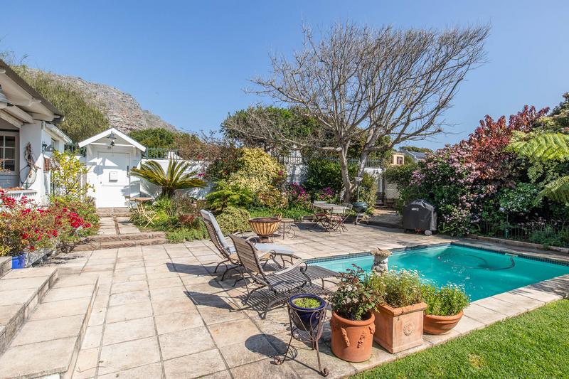 3 Bedroom Property for Sale in Lakeside Western Cape